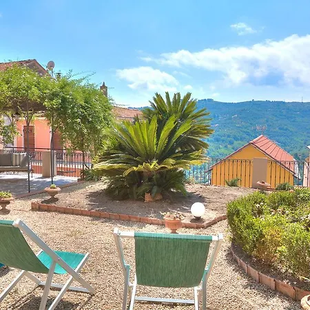 Giulia Apartment *
